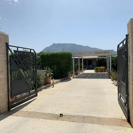 Casa Vacanza Villa Giovanna Valderice Exterior photo